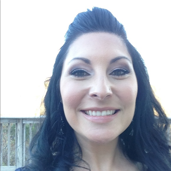 Meet your Posher, Dionna - Picture 1 of 1